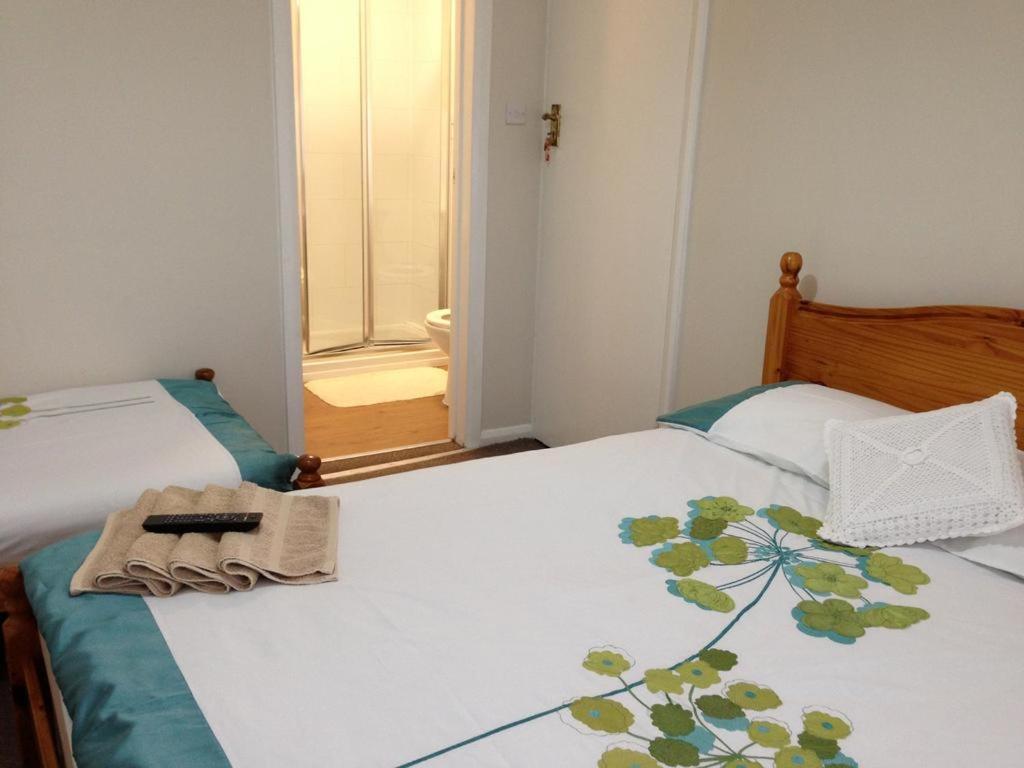 Apple House Guesthouse Heathrow Airport Hillingdon Ruang foto