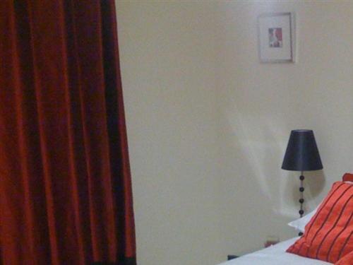 Apple House Guesthouse Heathrow Airport Hillingdon Bagian luar foto