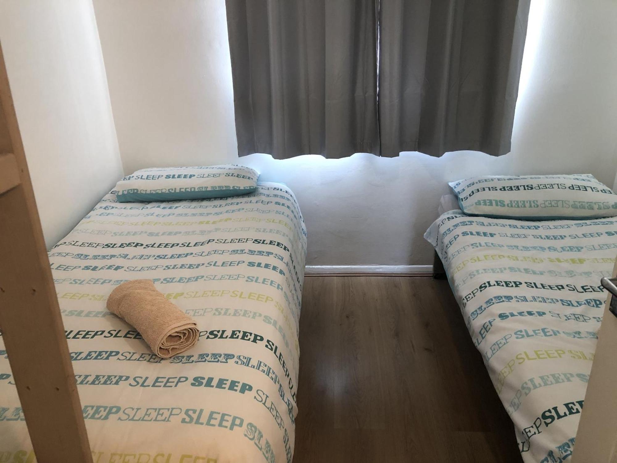 Apple House Guesthouse Heathrow Airport Hillingdon Ruang foto